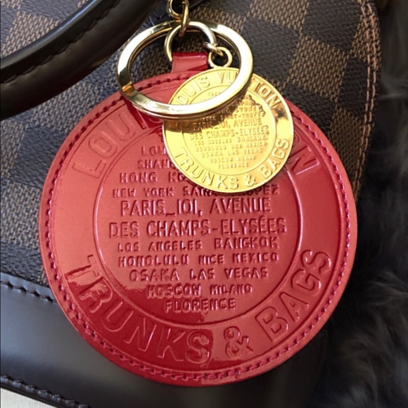 LOUIS VUITTON TRUNK Bag Charm - Picture 11 of 16